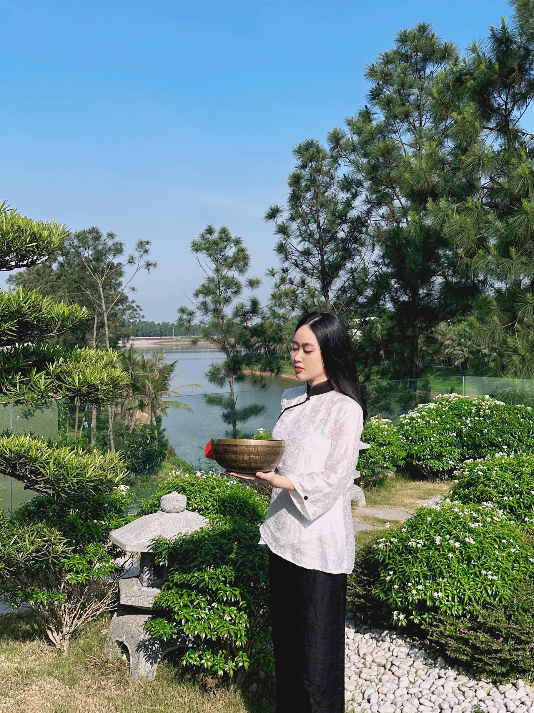Tuệ Như trong không gian Sound Healing