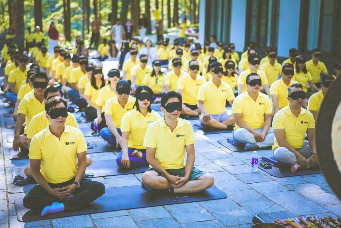 Hoạt động cộng đồng trong chương trình retreat và trải nghiệm chữa lành